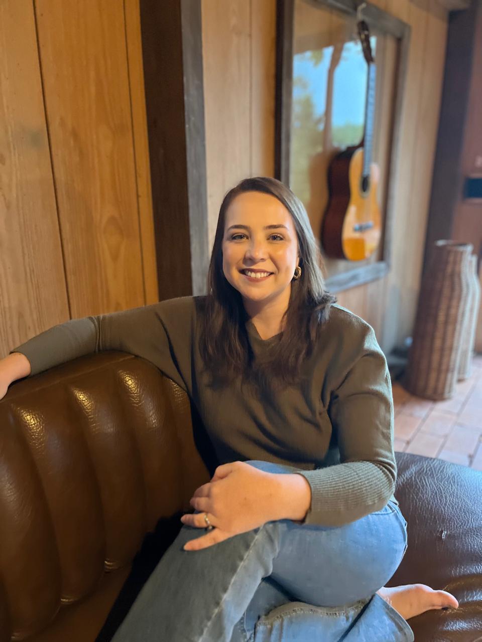 Luísa Bueno sorrindo
